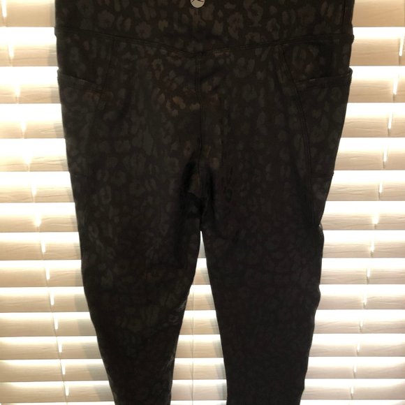 X Gottex PERFECT leopard black leggings Small - Picture 6 of 9